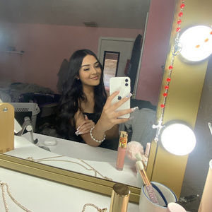 Meet your Posher, Nayeli